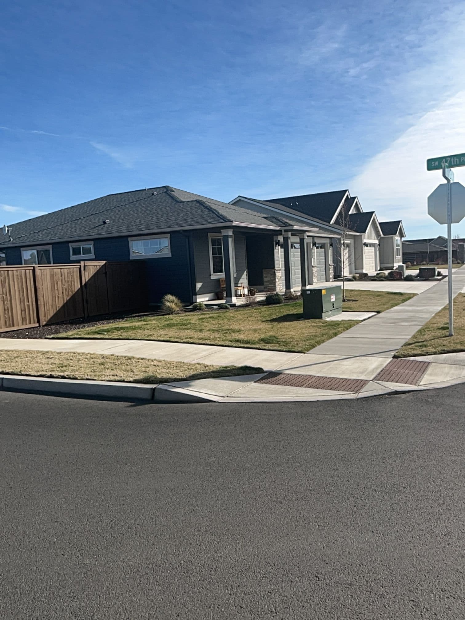 Gallery photos for Creating Beautiful Neighborhoods with Edge Landscaping: Image #3