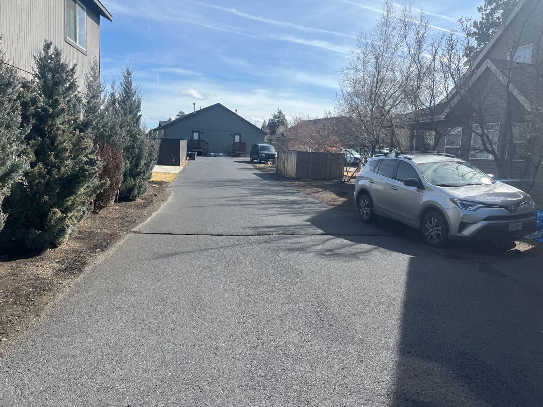 Gallery photos for Neighborhood Curb Appeal Boost with Edge Landscaping: Image #2