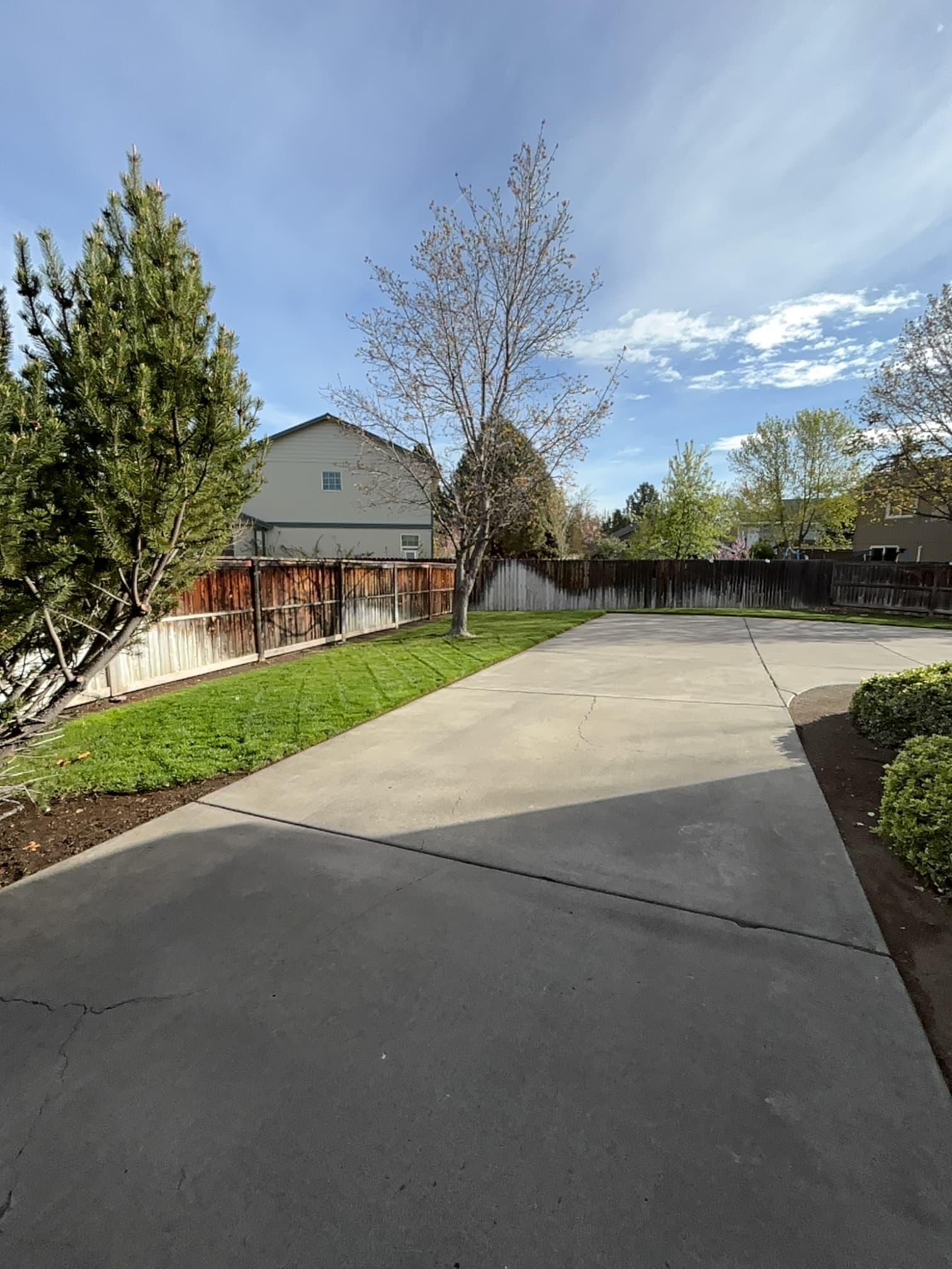 Gallery photos for Full Lawn Maintenance Done Right in Bend OR: Image #1