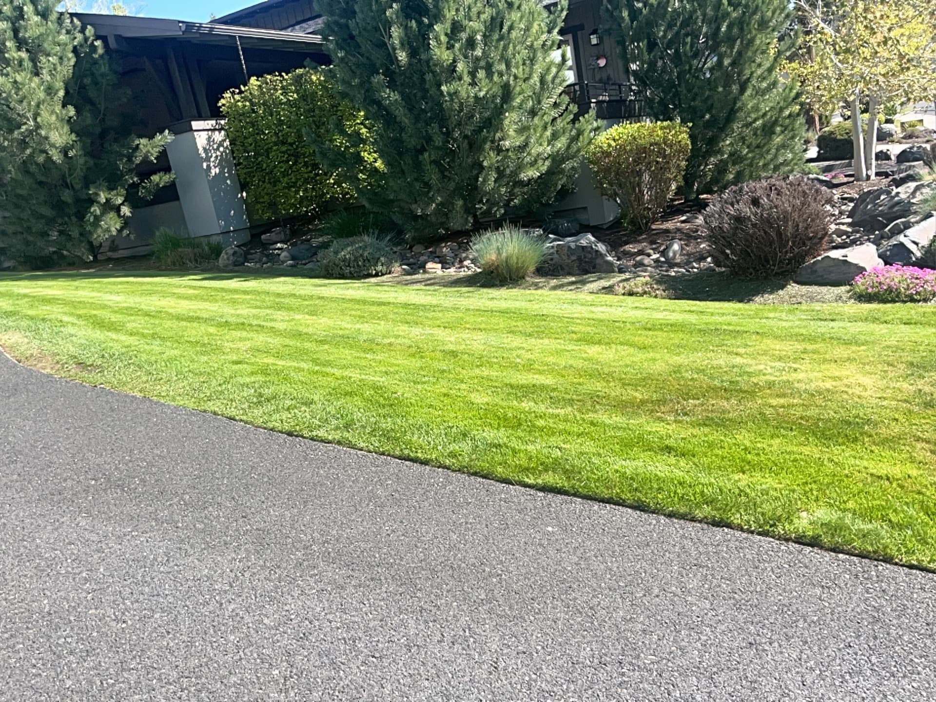 Gallery photos for Full-Service Lawn and Landscape Maintenance in Bend's Summit West: Image #3