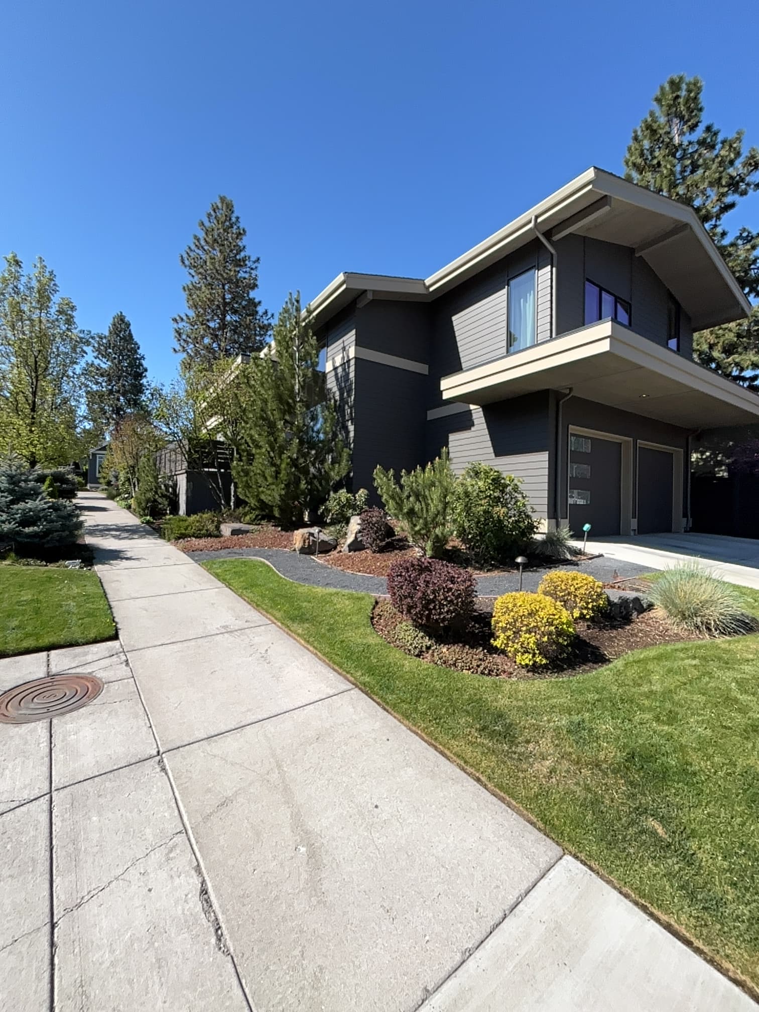 Gallery photos for Full-Service Landscape Maintenance Keeping River West Sharp: Image #3