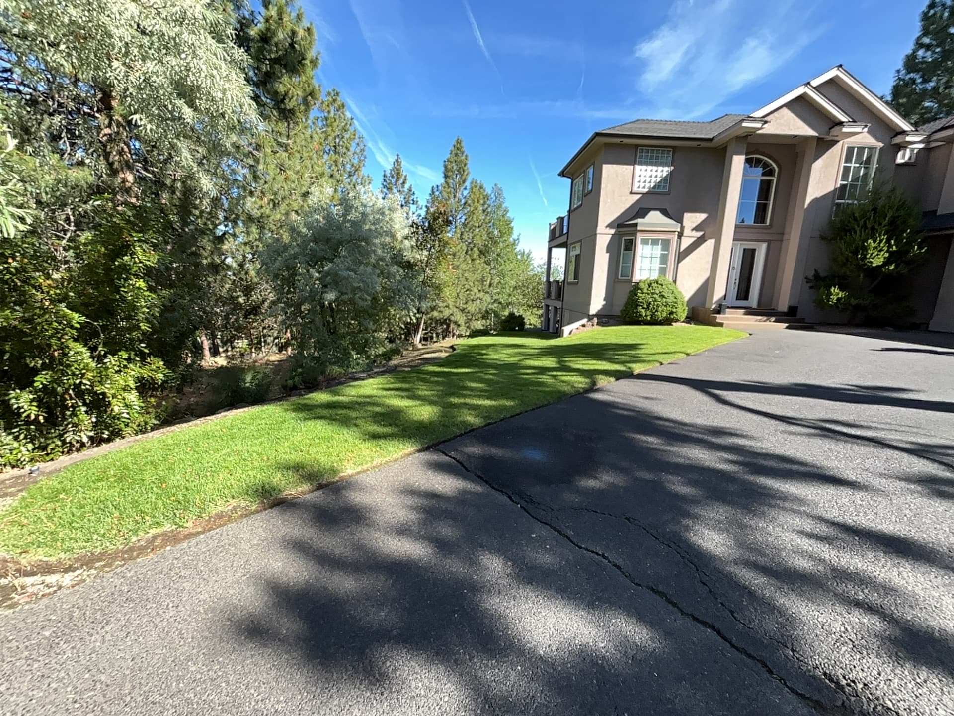 Gallery photos for Crisp Edges and Clean Lawns in Bend Oregon: Image #1