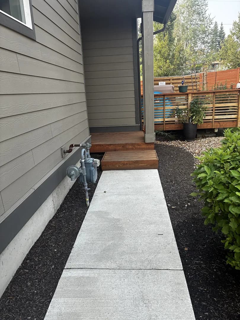 Gallery photos for Weekly Lawn Maintenance Done Right in Bend Oregon: Image #1